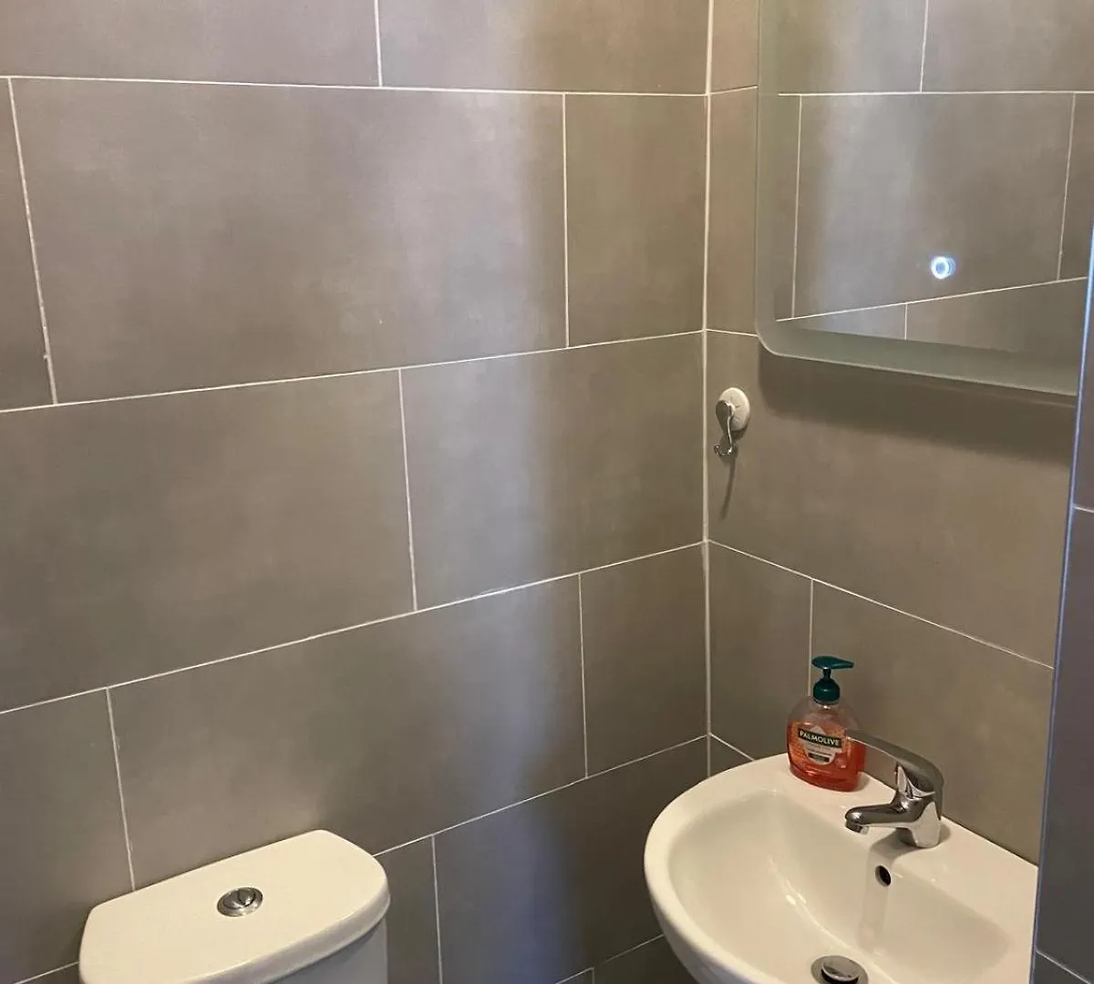 Superb Triple Room Near Croke Park - 5 Dublin Pensionat